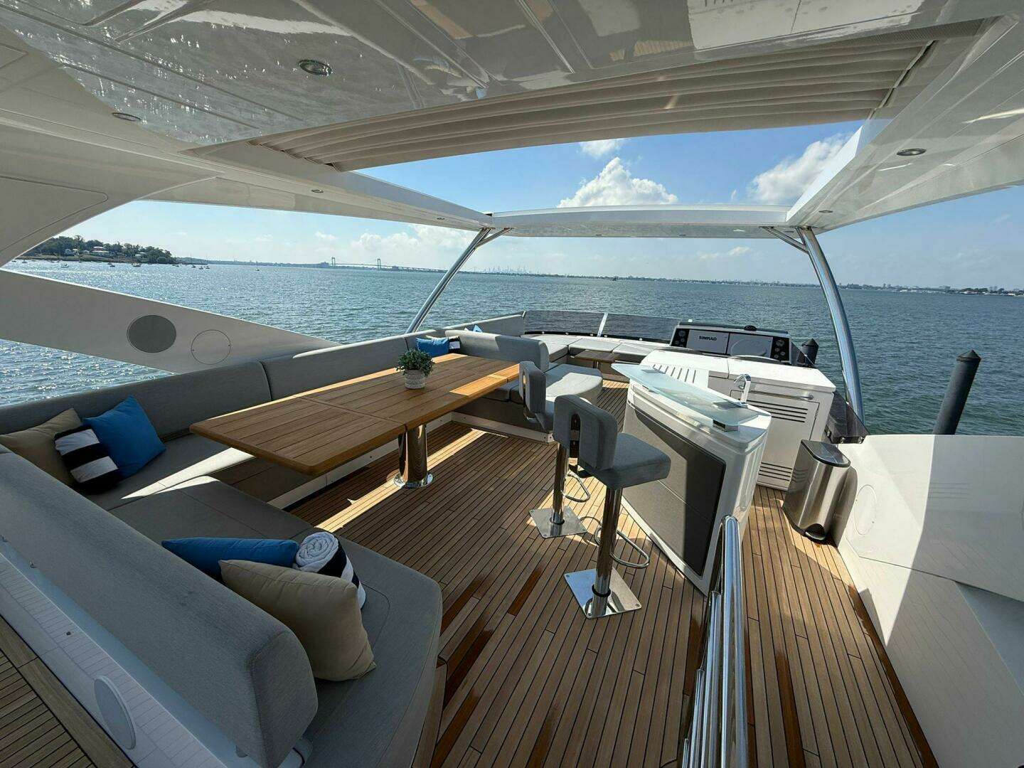 2021 Sunseeker 76 Yacht - Image 12