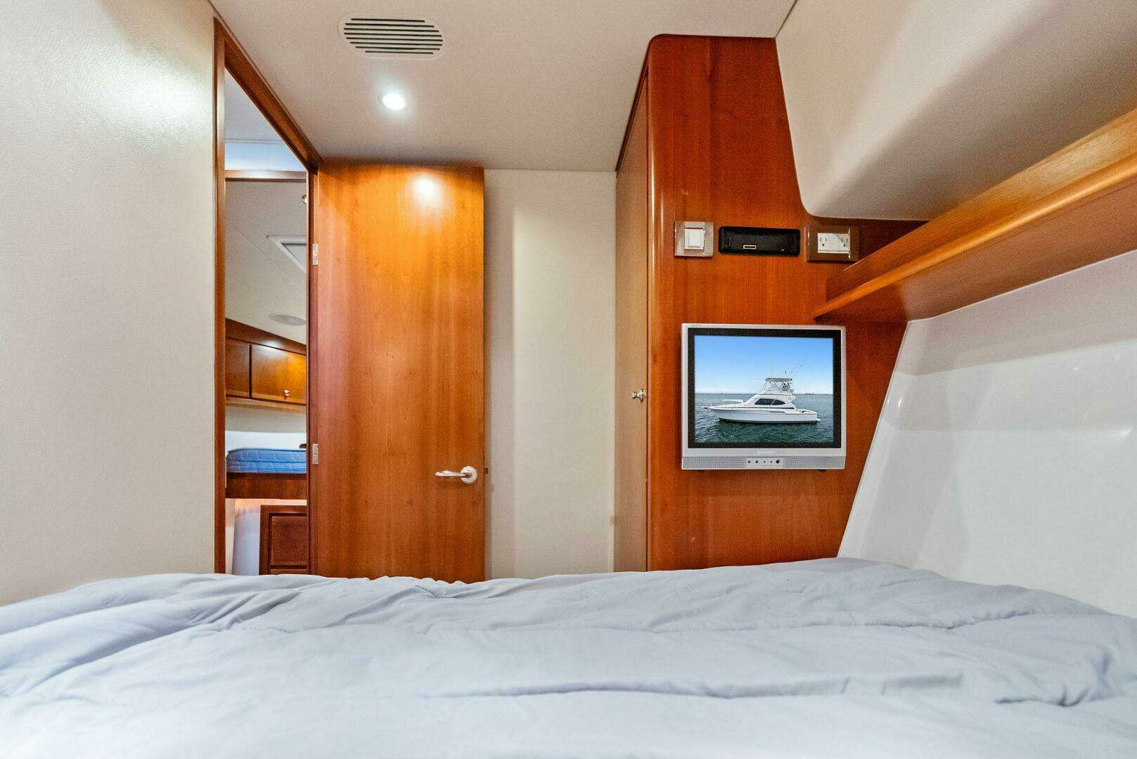 2006 Bertram Convertible - Image 43
