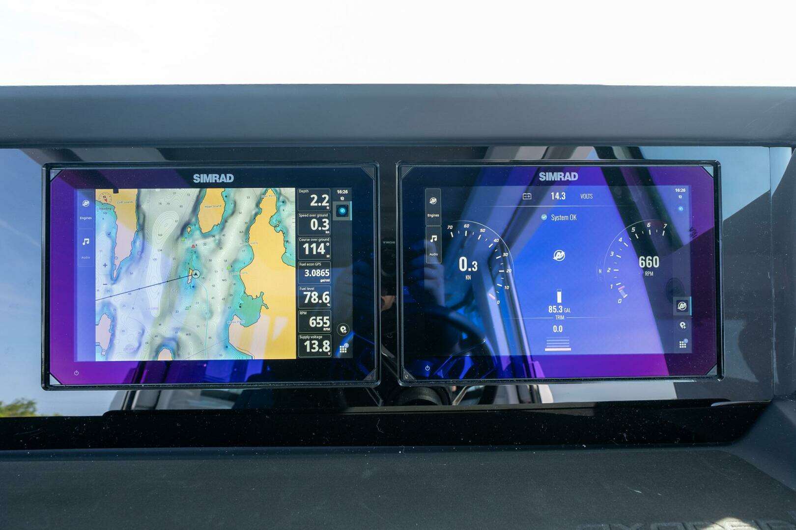 2026 Axopar Cross Cabin - Image 32