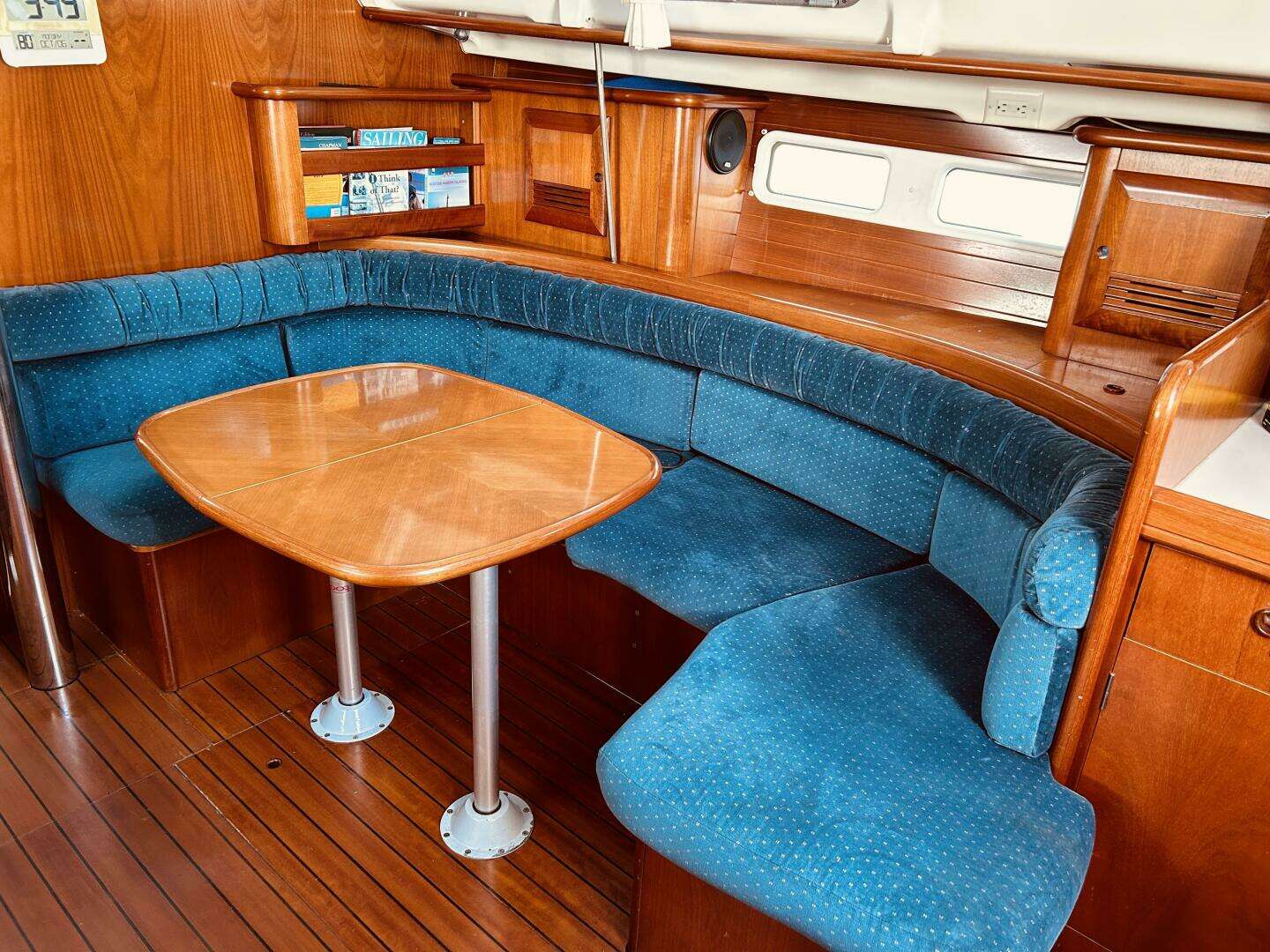 2001 Beneteau 411 - Image 10