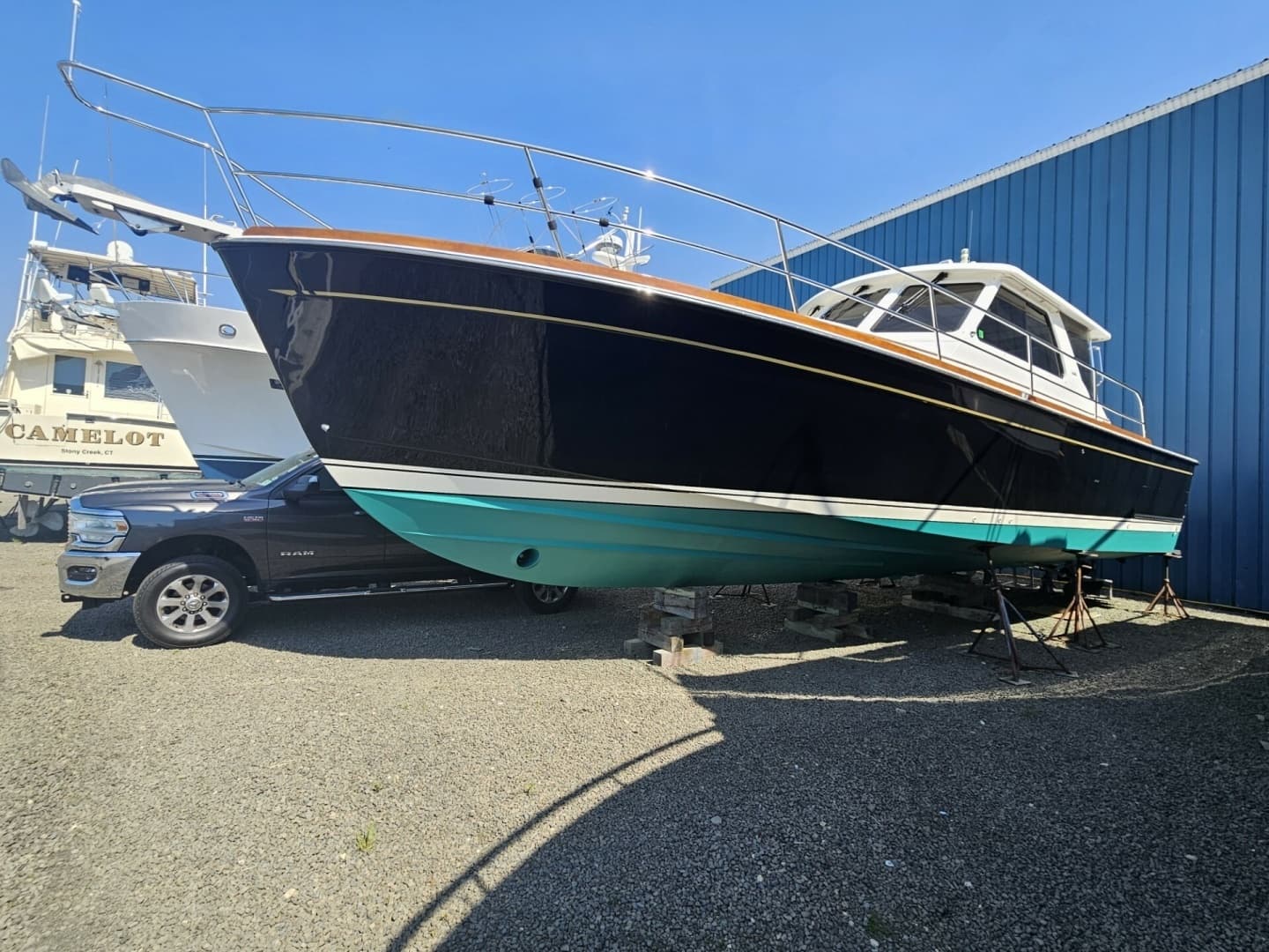 2005 Sabre 42 Express - Image 5