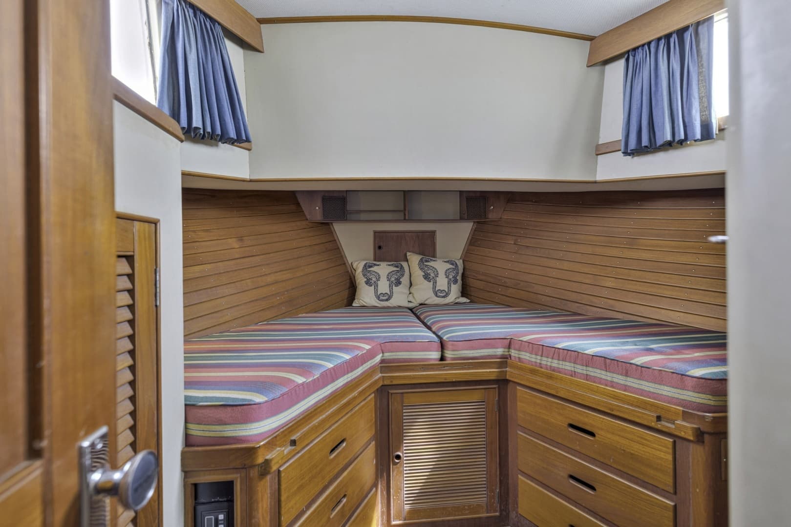 1983 Grand Banks 49 Classic - Image 30