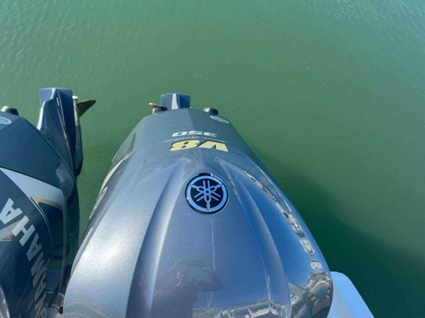 2008 Spectre 34 Center Console - Image 15
