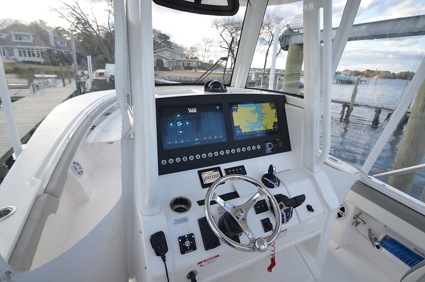 2024 Regulator 28 FS - Image 16