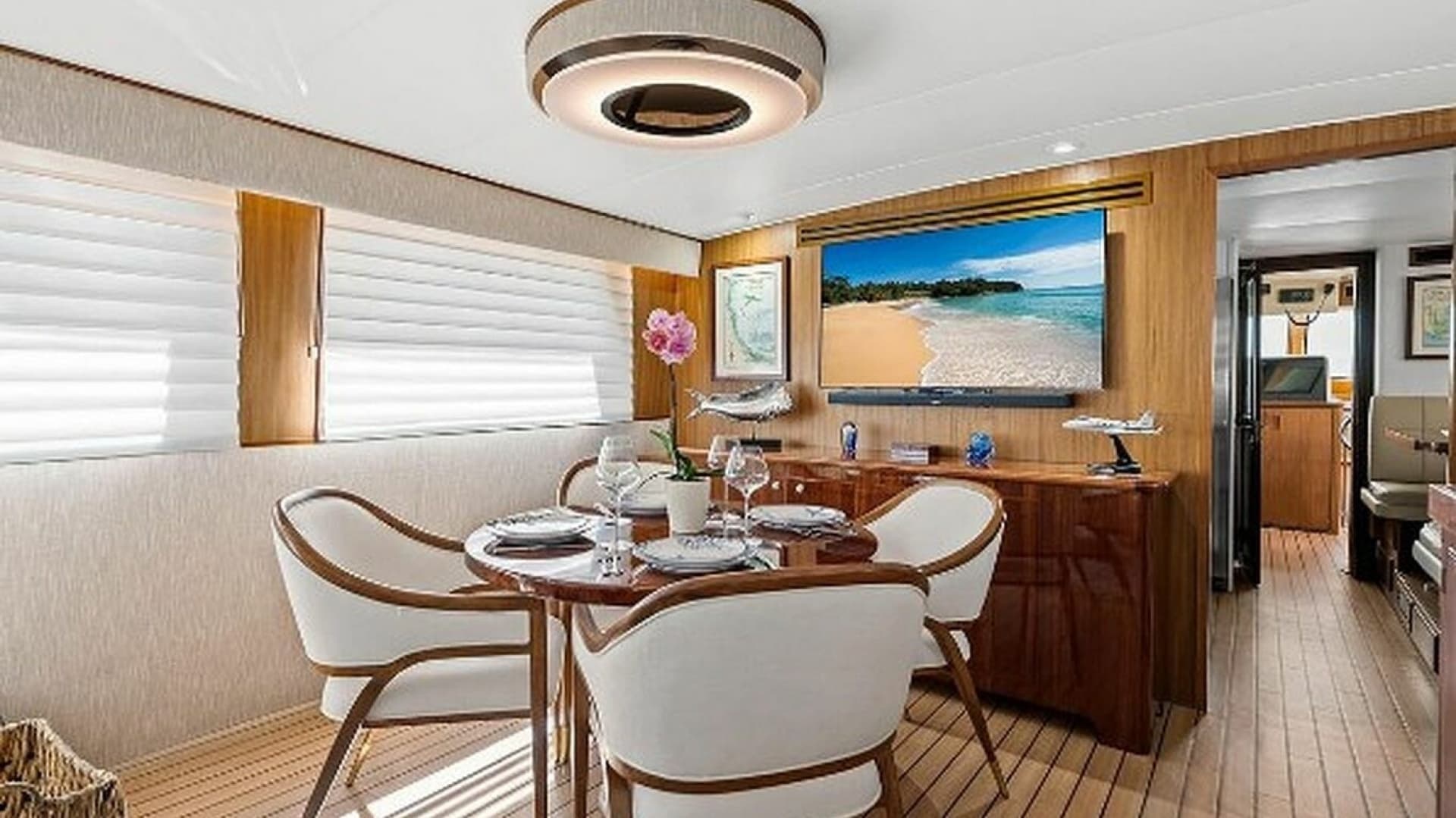 1989 Hatteras Motor Yacht - Image 5