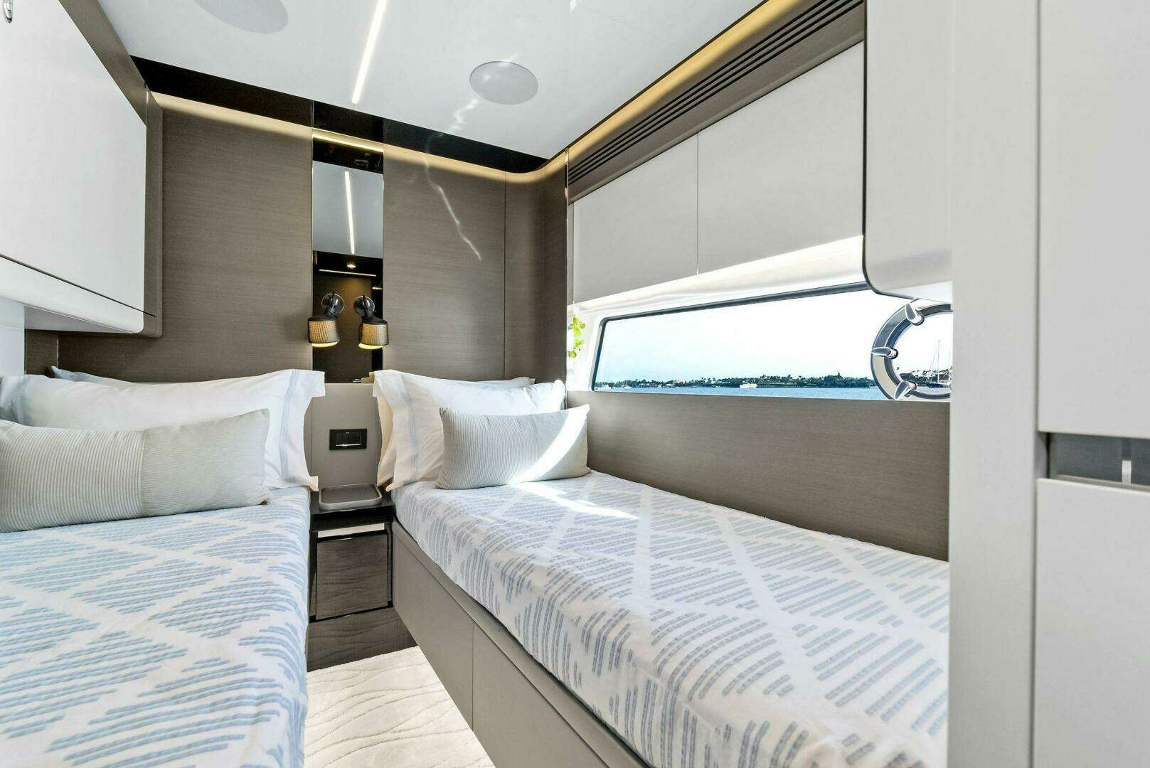 2022 Azimut S8 - Image 35