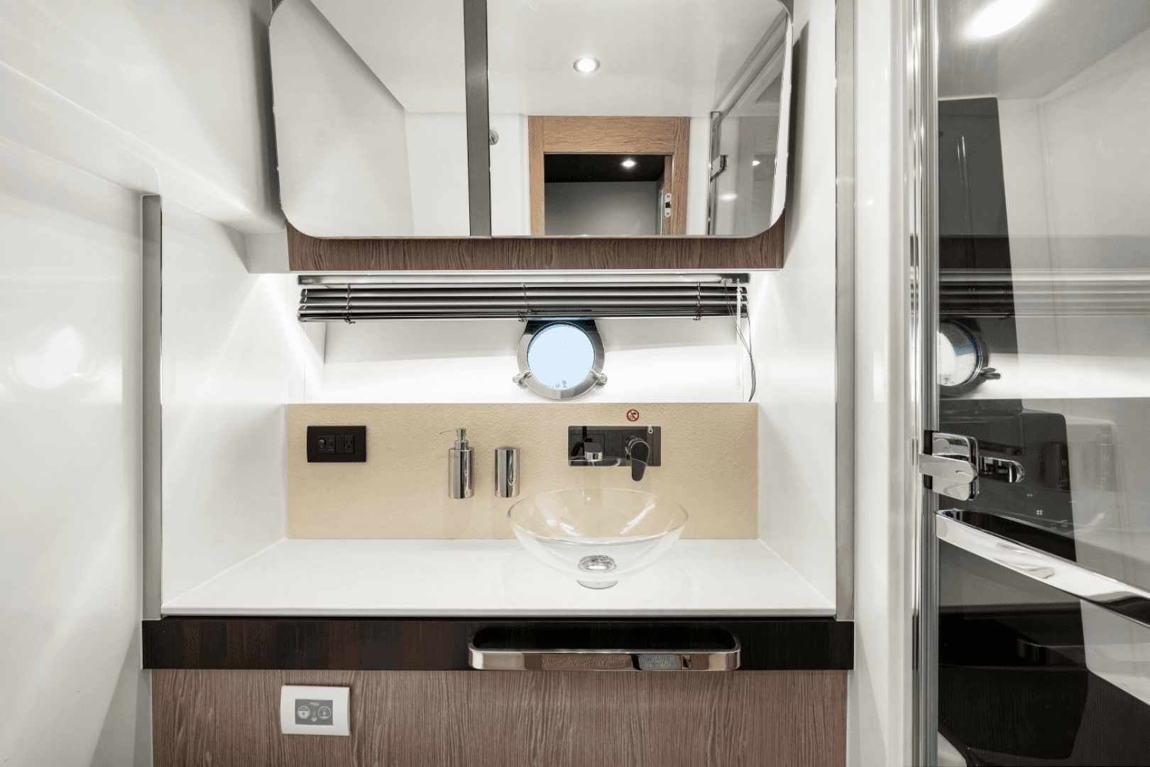 2025 Azimut S6 - Image 86