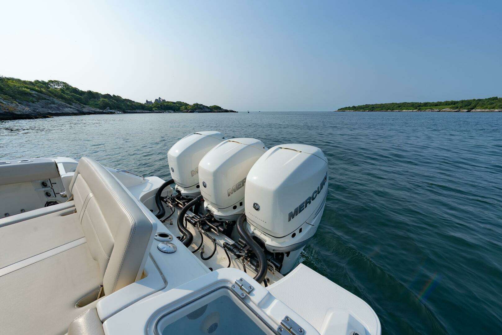 2019 Boston Whaler 350 EX Realm - Image 28