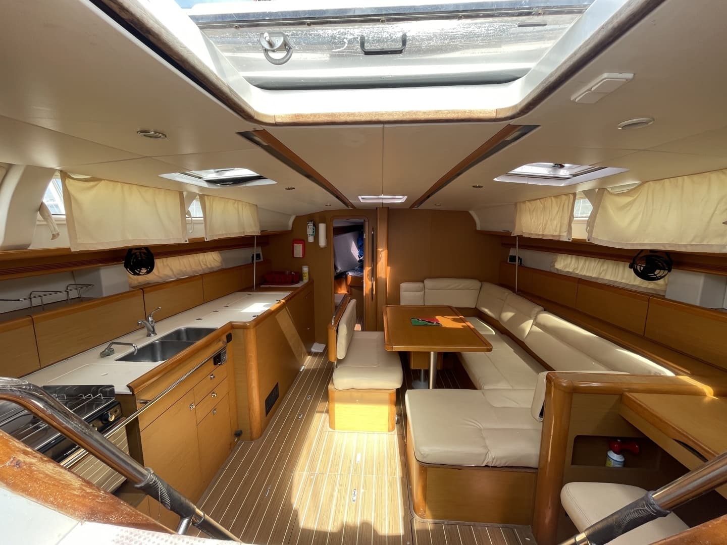 2010 Jeanneau 44I - Image 8