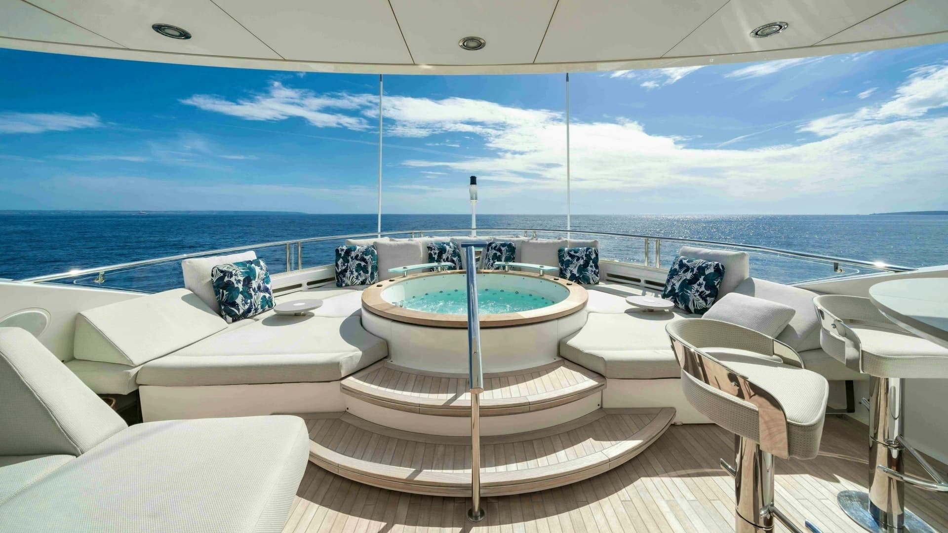 2016 Sunseeker Sunseeker 131 Yacht - Image 10