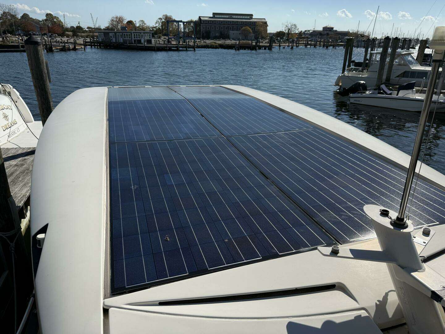 2013 Greenline 33 - Image 18