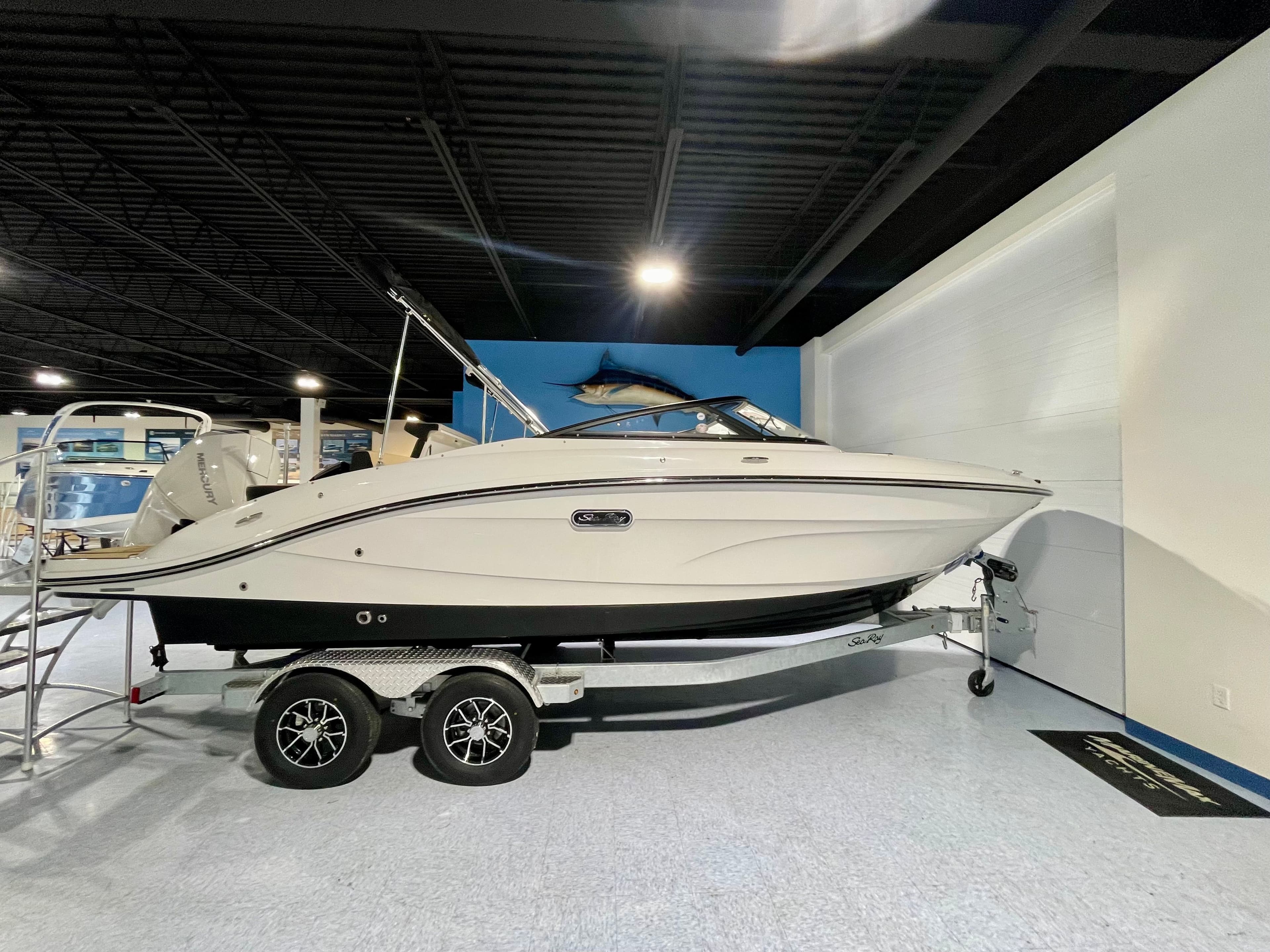 2026 Sea Ray SPX 210 Outboard