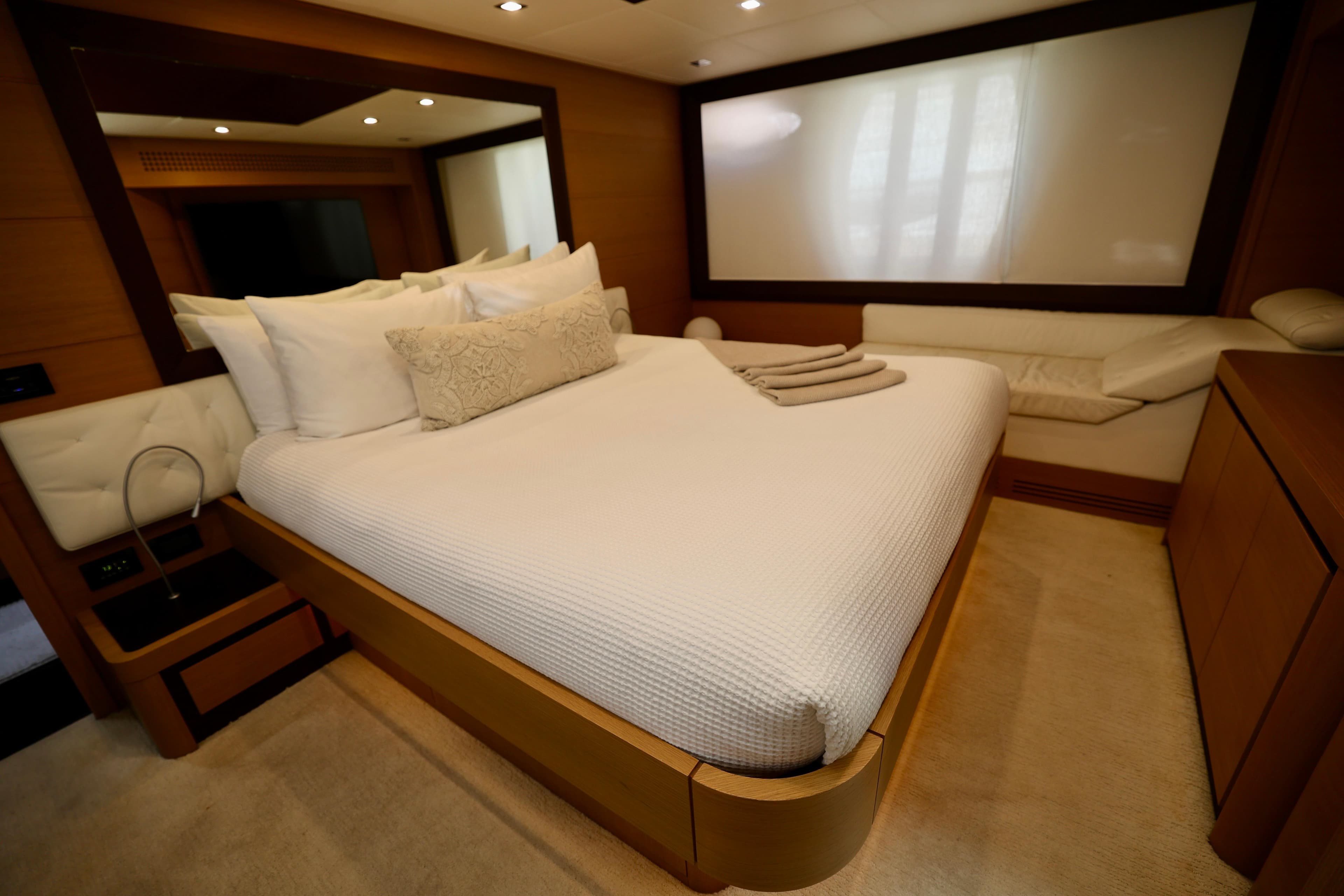 72 PERSHING 2009