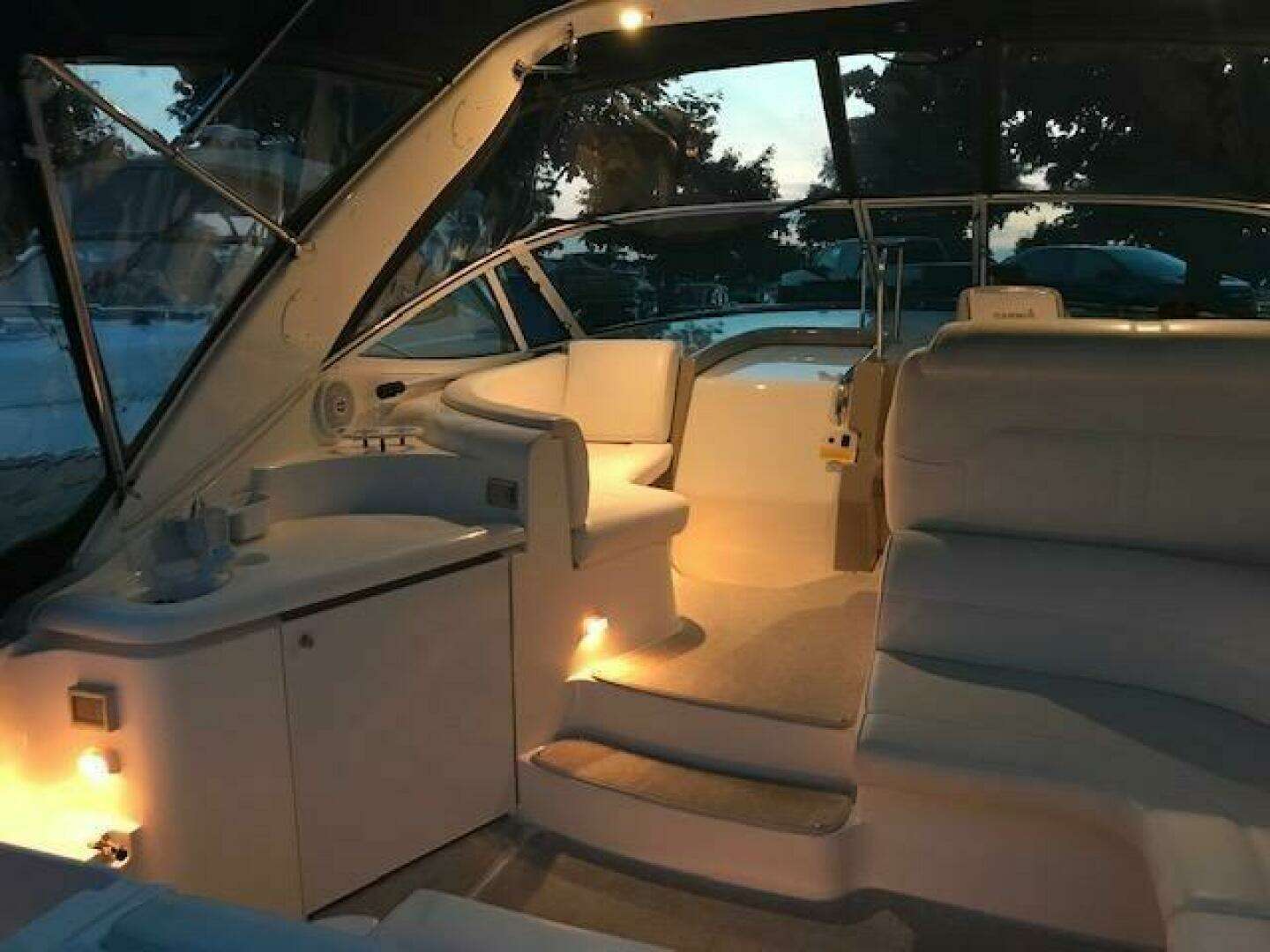 2004 Cruisers Yachts 340 Express - Image 6