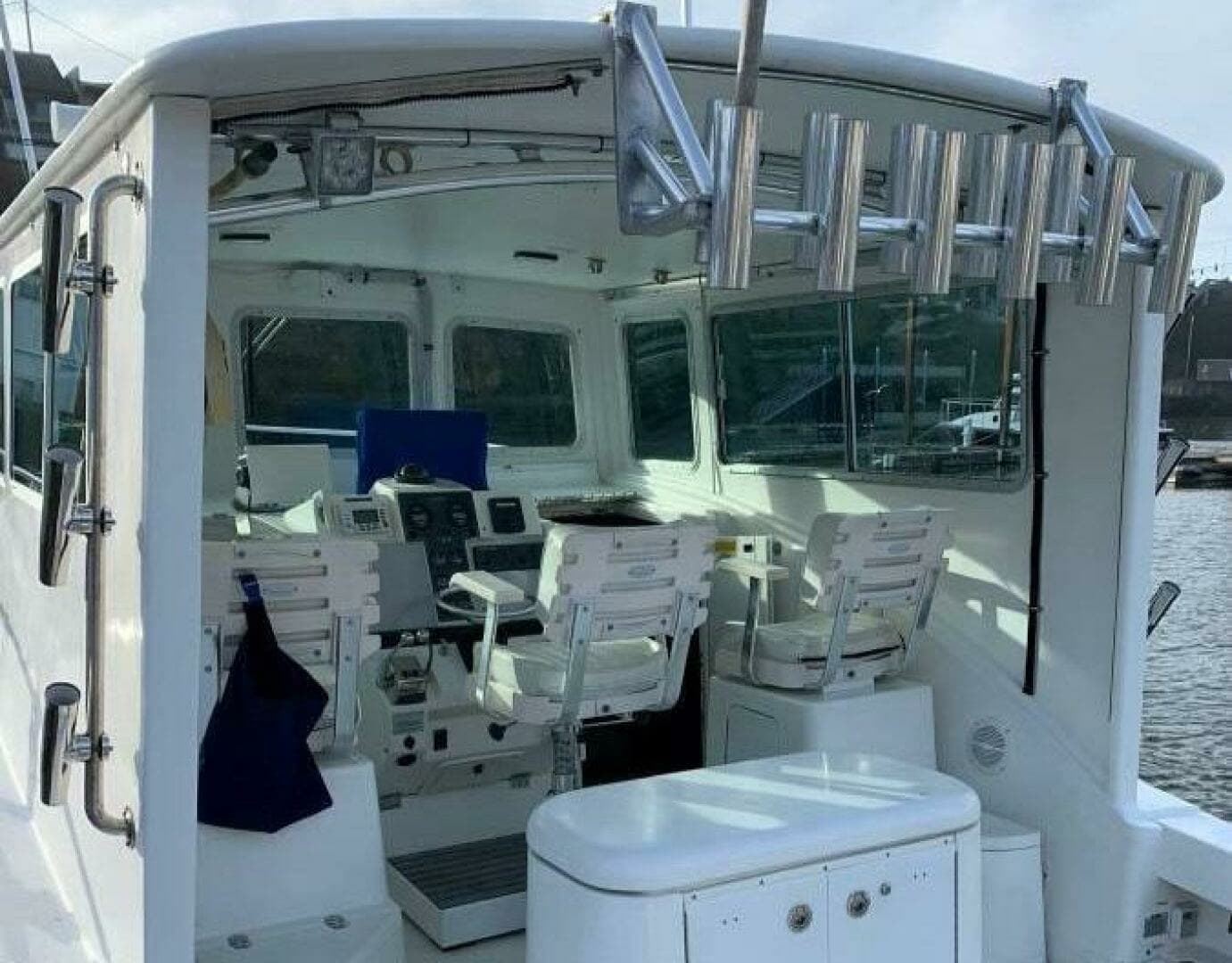2001 Rampage 30 Express - Image 14