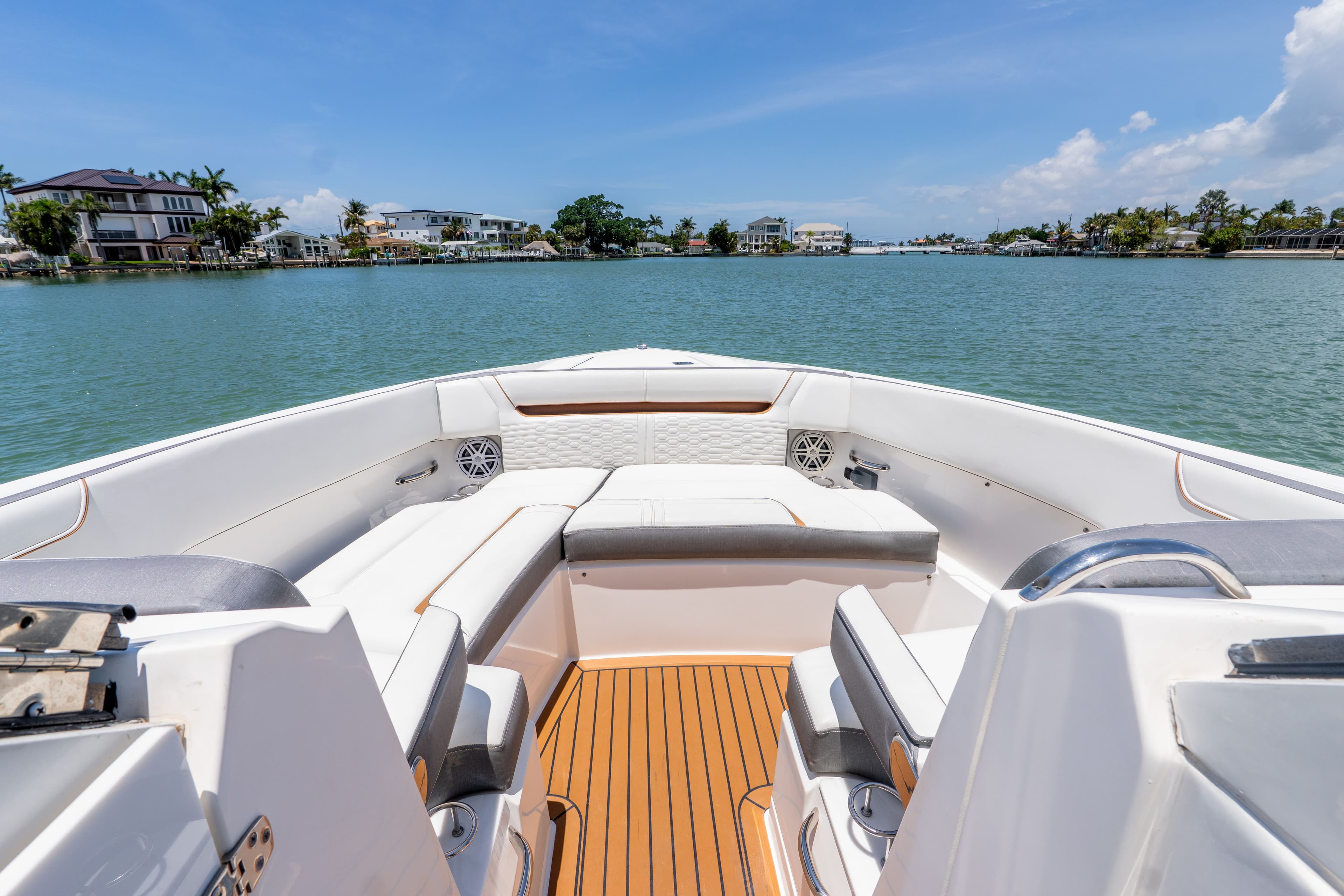 2020 Tiara Yachts 34lx - 38