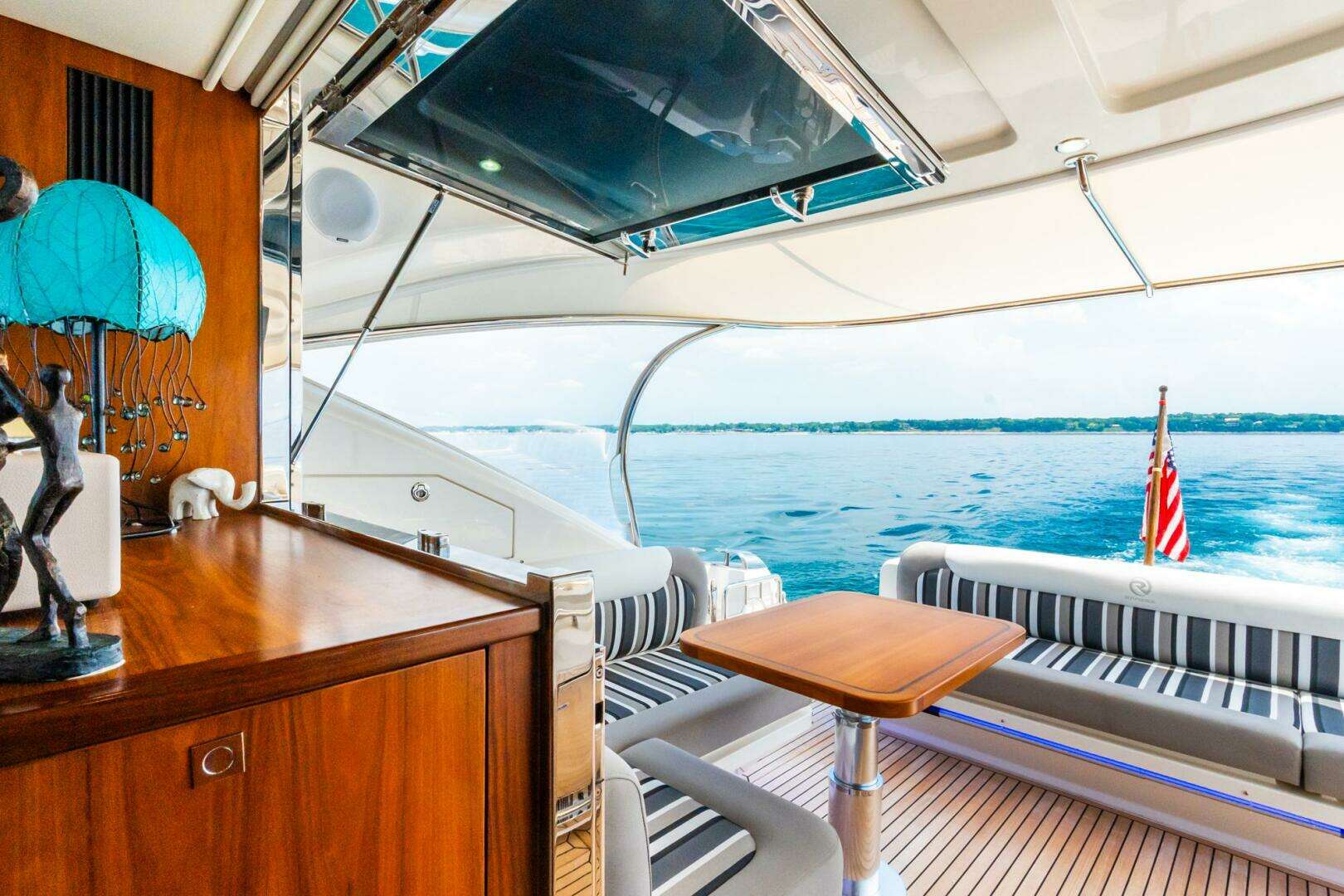 2019 Riviera 4800 Sport Yacht - Image 37