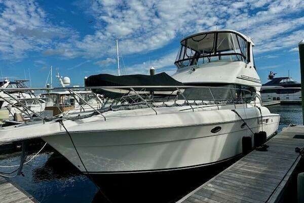 2001 Silverton 42 Convertible - Image 1