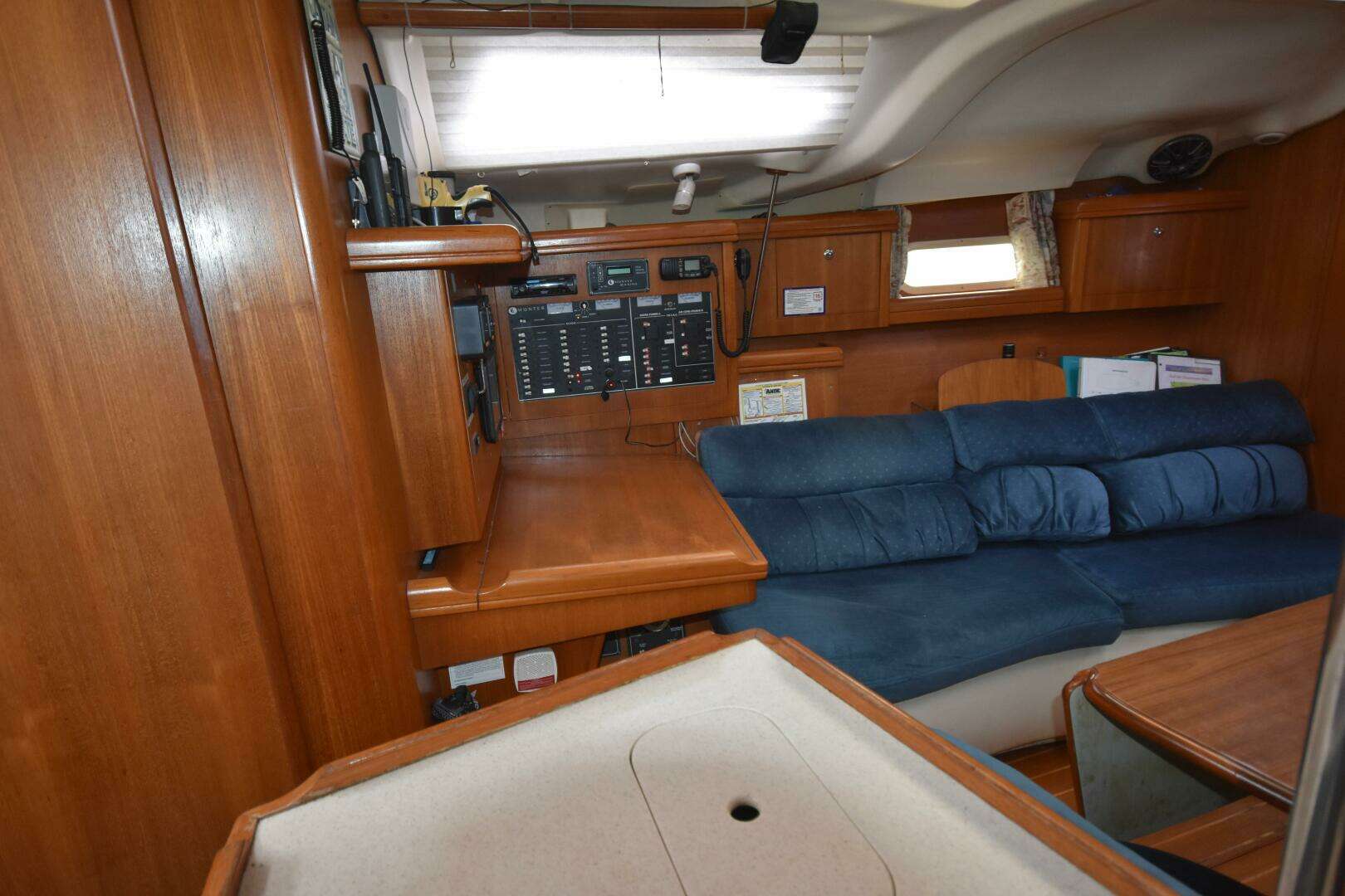 2003 Hunter 386 - Image 33