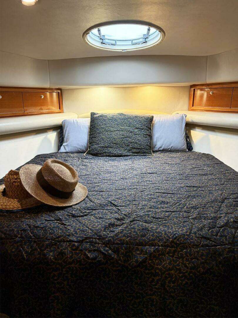 2004 Riviera 40 Sportfish - Image 34
