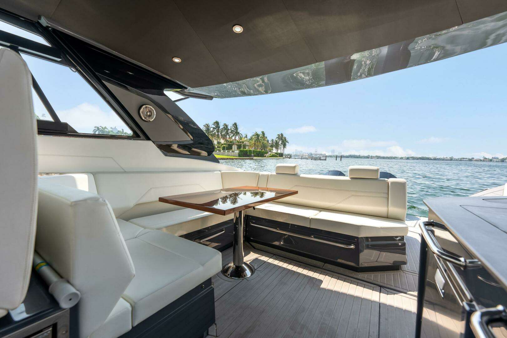 2023 Cruisers Yachts 42 GLS OB - Image 40