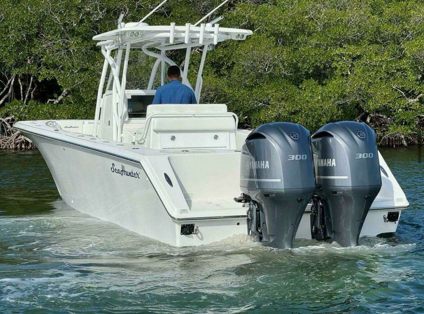 2013 SeaHunter 32T - Image 2