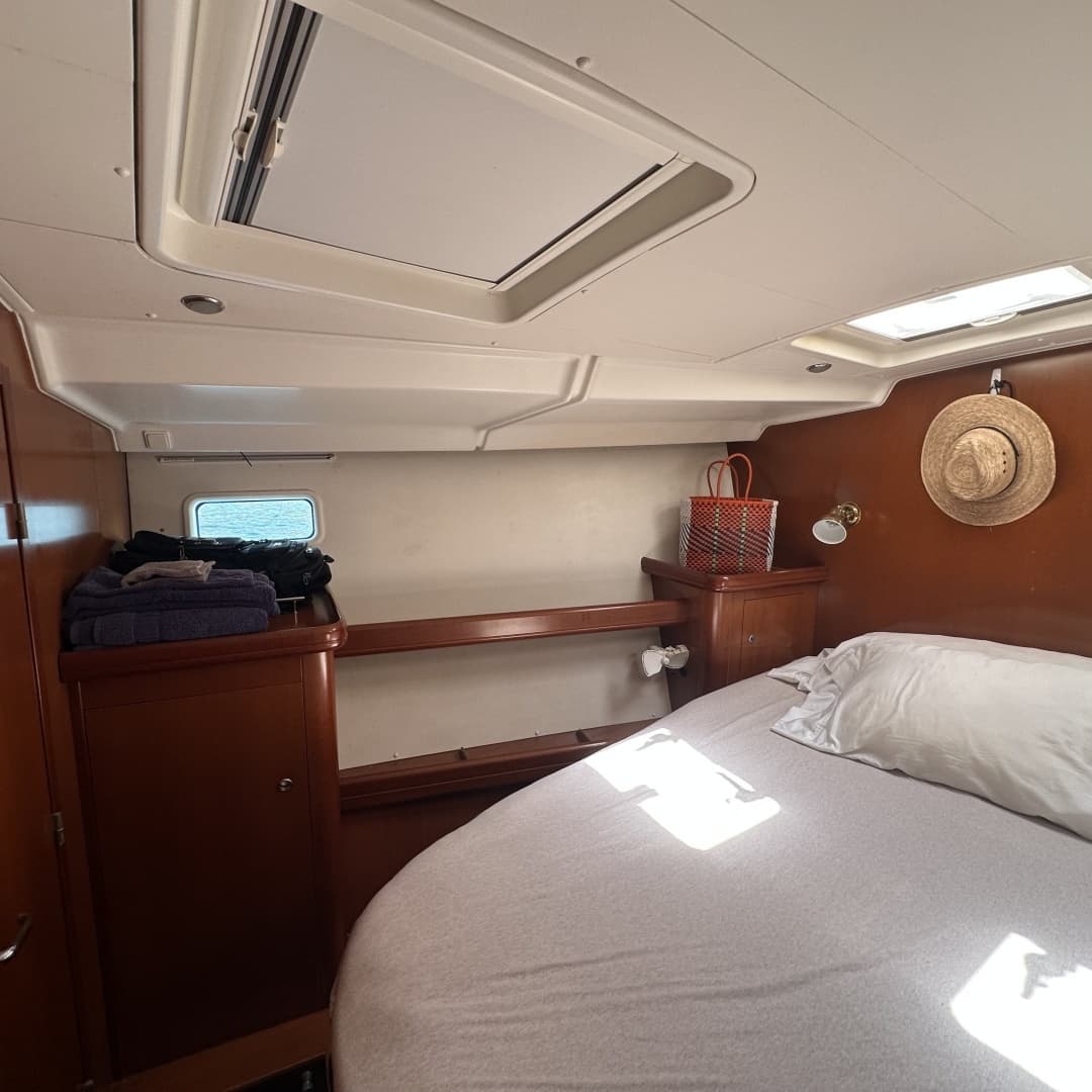 2006 Beneteau 523 - Image 12