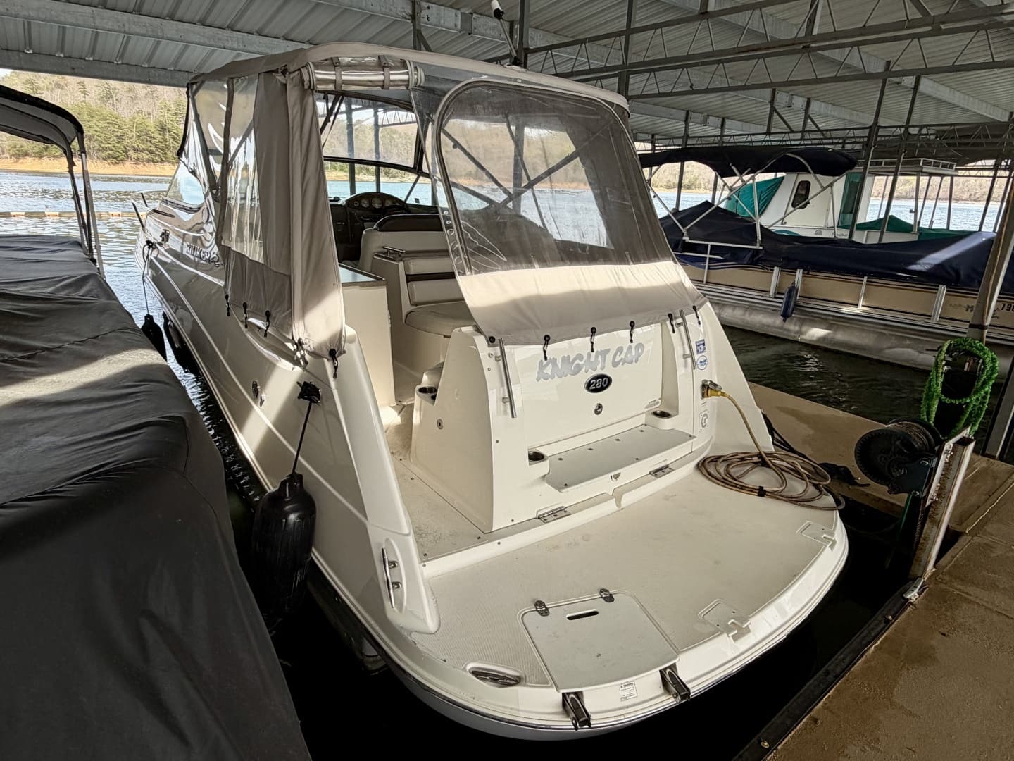 2008 Rinker 280 Express Cruiser - Image 12