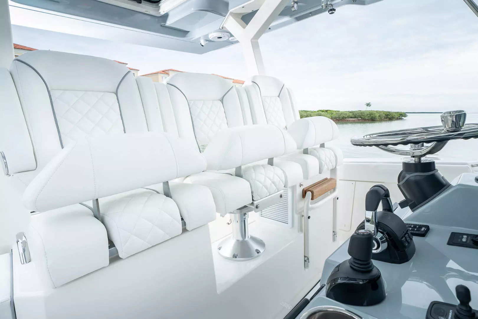 2021 Pursuit S378 - Image 15