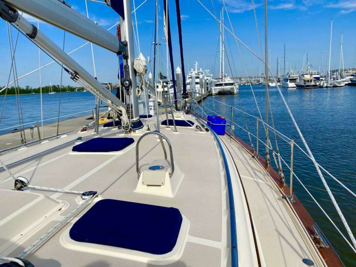 2006 Island Packet 440 - Image 21