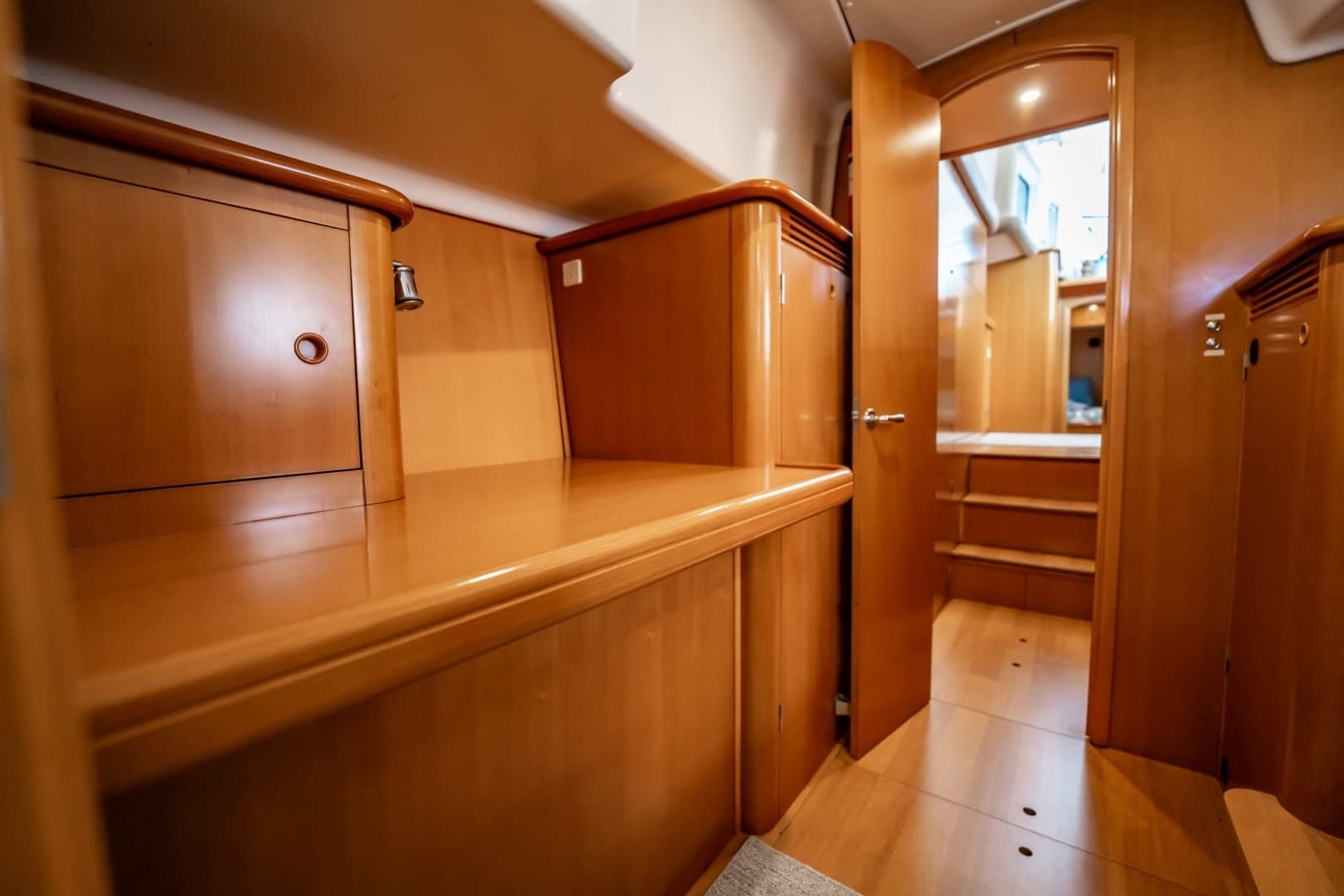 2005 Lagoon Power 43 - Image 47