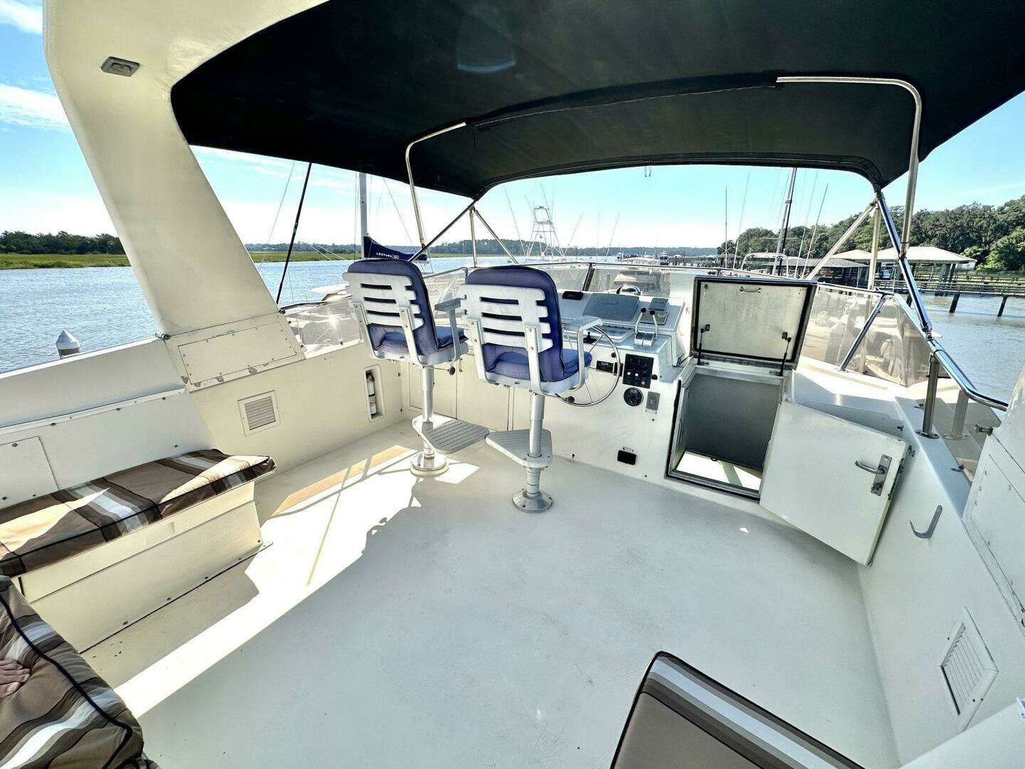 1987 Hatteras 54 MotorYacht - Image 33