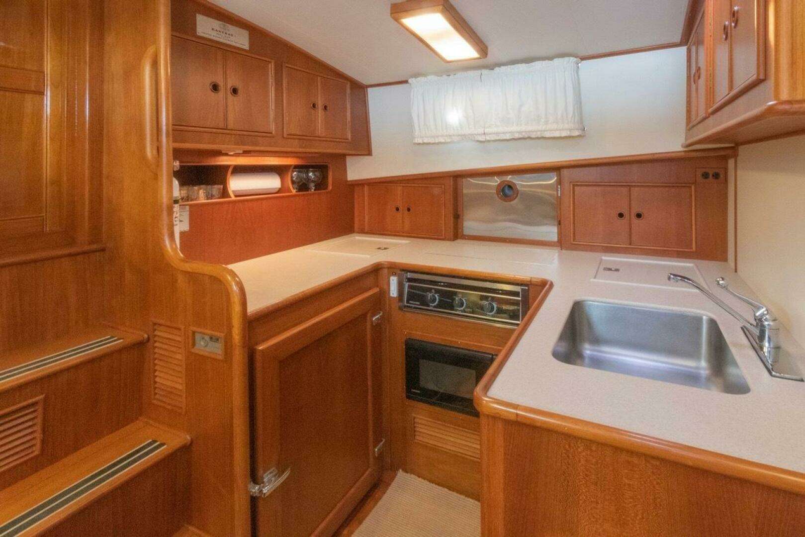 1998 Grand Banks 38 Eastbay EX - Image 17