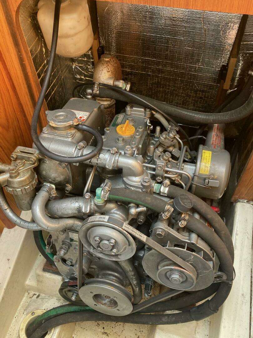 2000 Hunter 320 - Image 19
