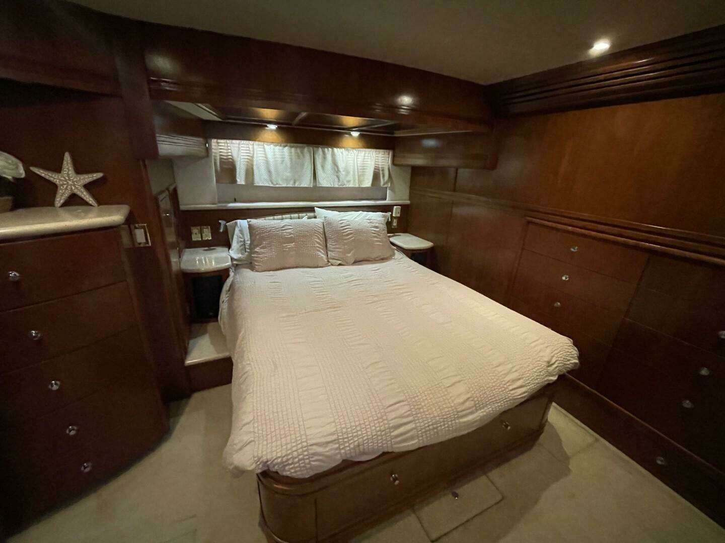 1998 Carver 53 Voyager - Image 79