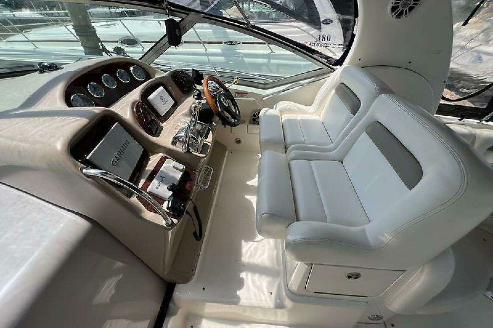 2004 Sea Ray 320 Sundancer - Image 9