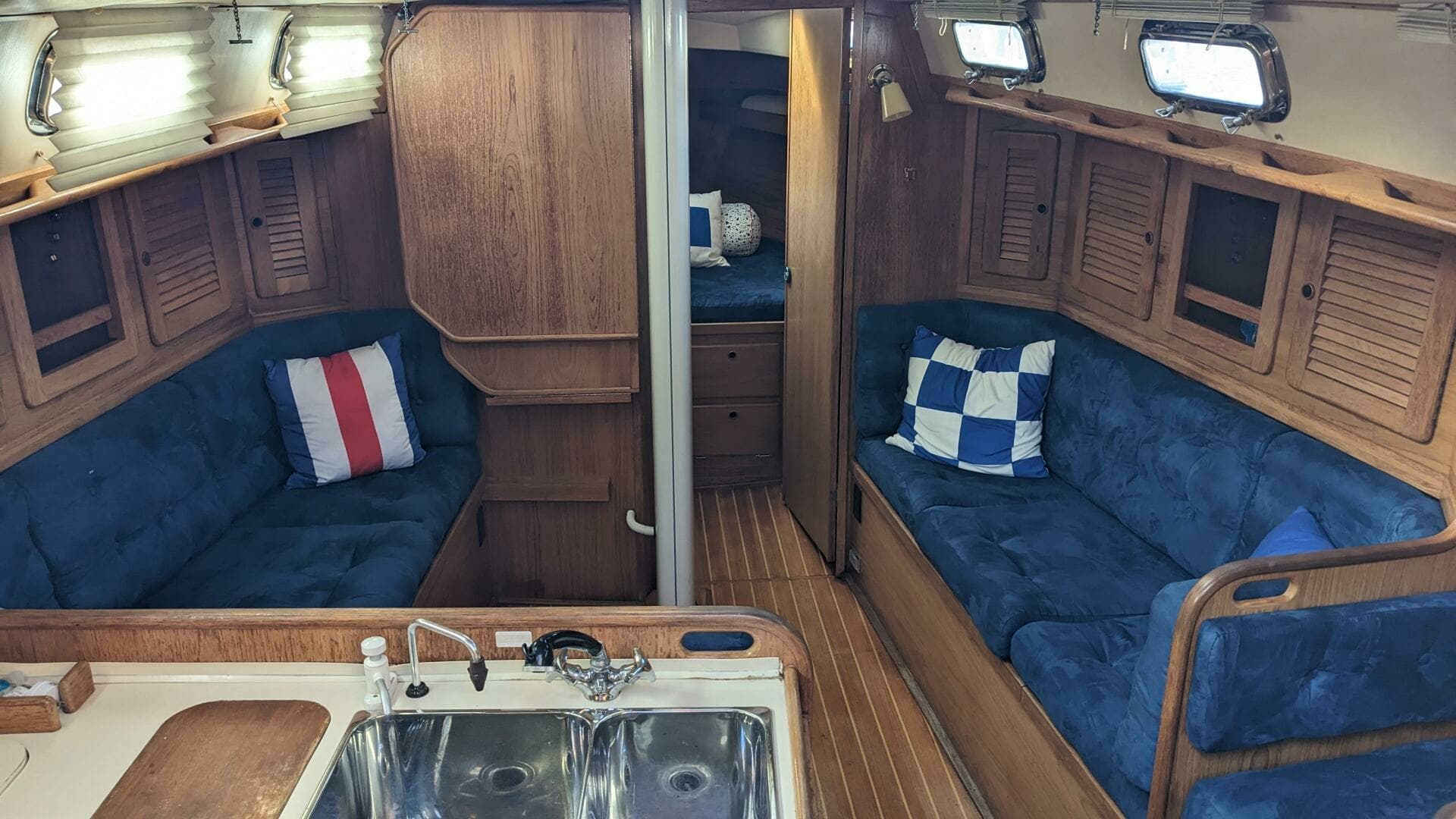 1993 Sabre 38 - Image 25
