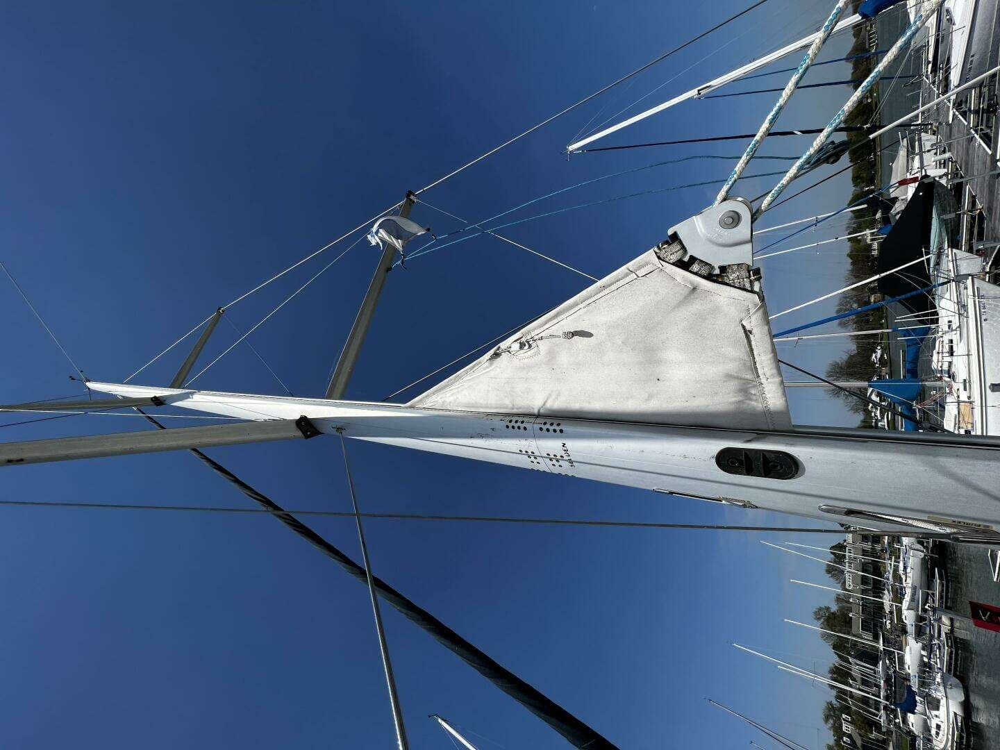 2004 Hunter 33 - Image 22