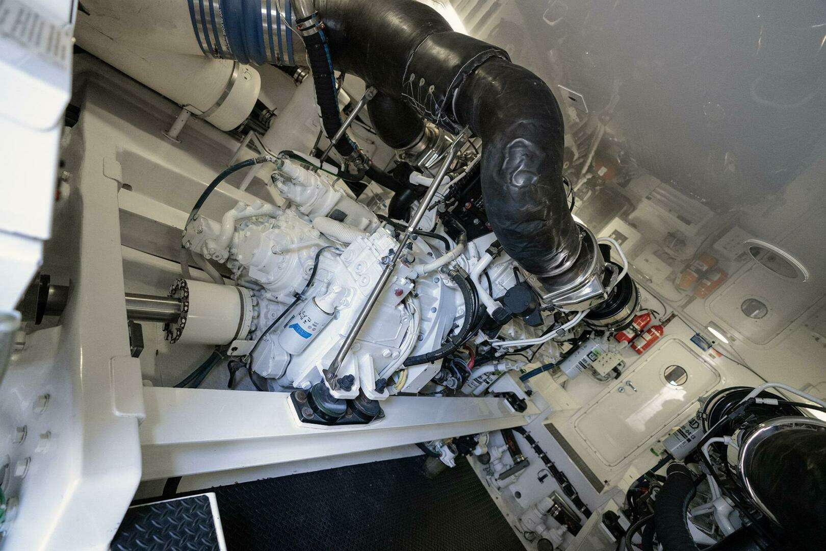 2014 Viking Viking 66 Convertible - Image 20
