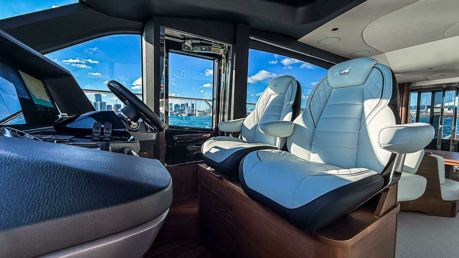 2026 Princess S65 Sportbridge - Image 38