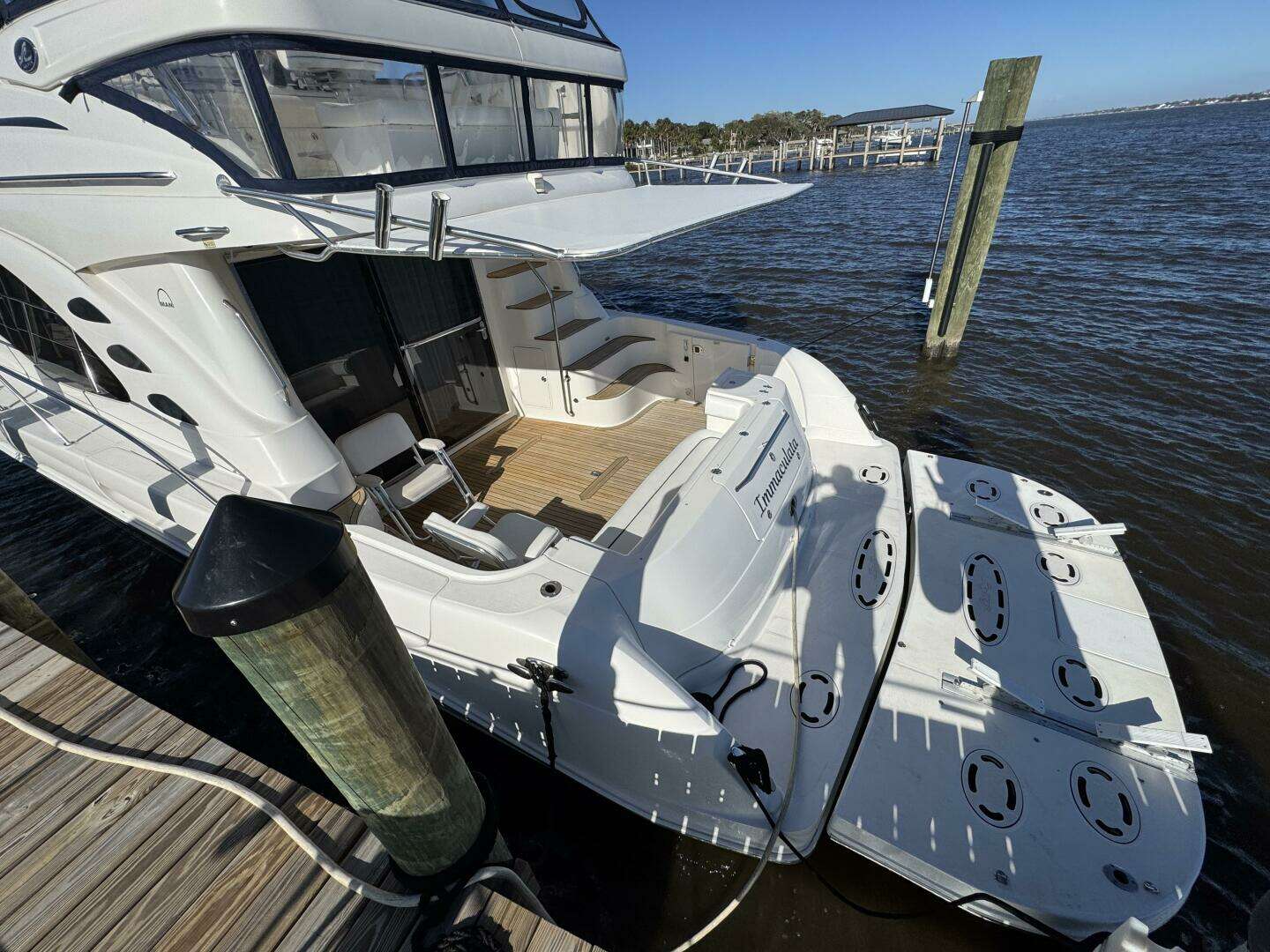 2007 Sea Ray 58 Sedan Bridge - Image 11