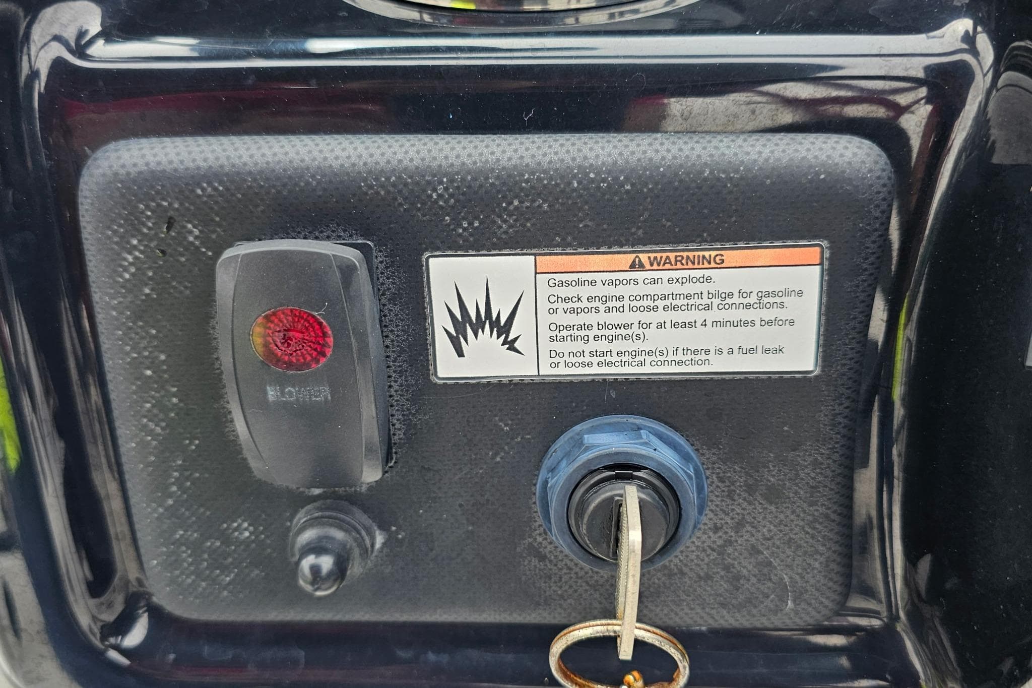 2019 Yamaha Boats AR195 ignition panel with warning label and blower switch.