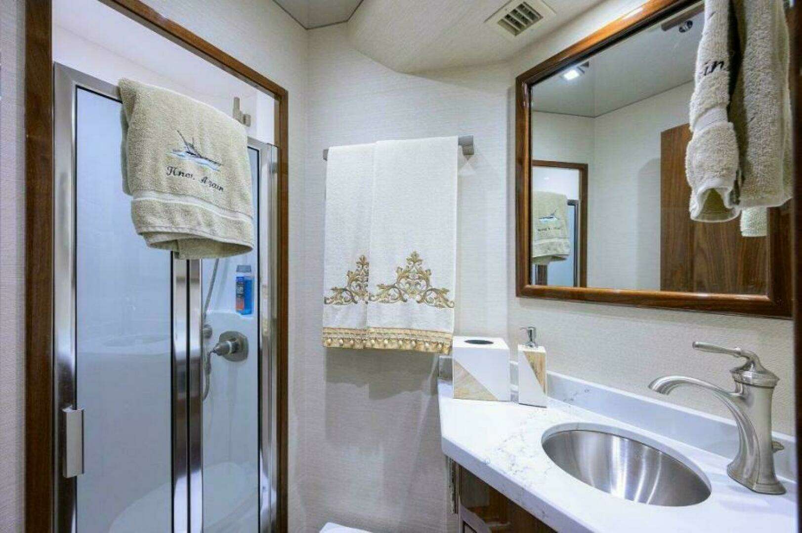 2020 Viking 72 Convertible - Image 23