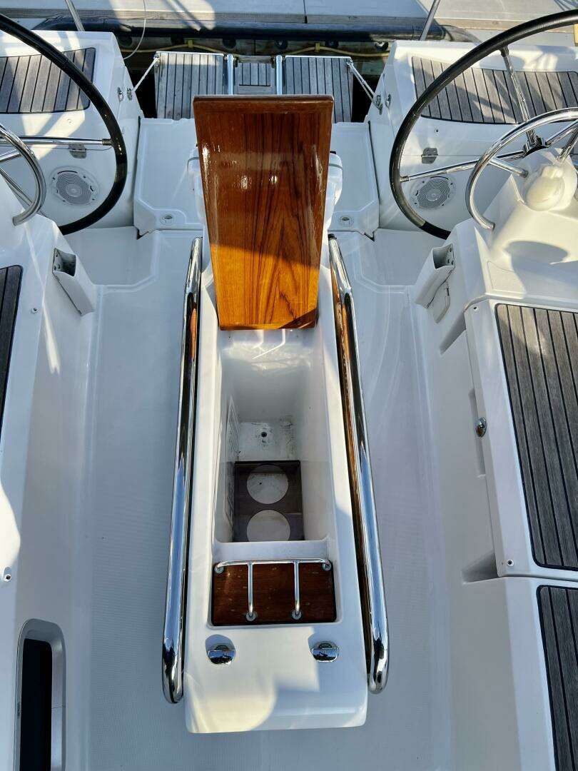2013 Jeanneau 379 - Image 46