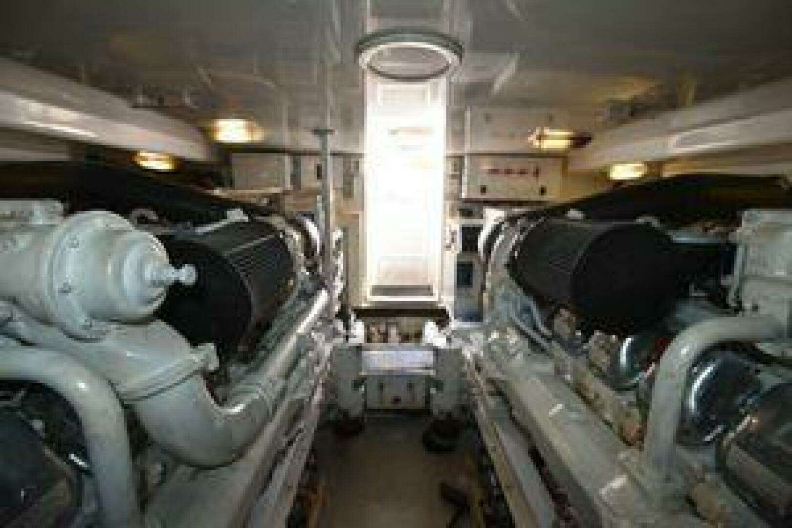 2003 Viking 45 Express - Image 58
