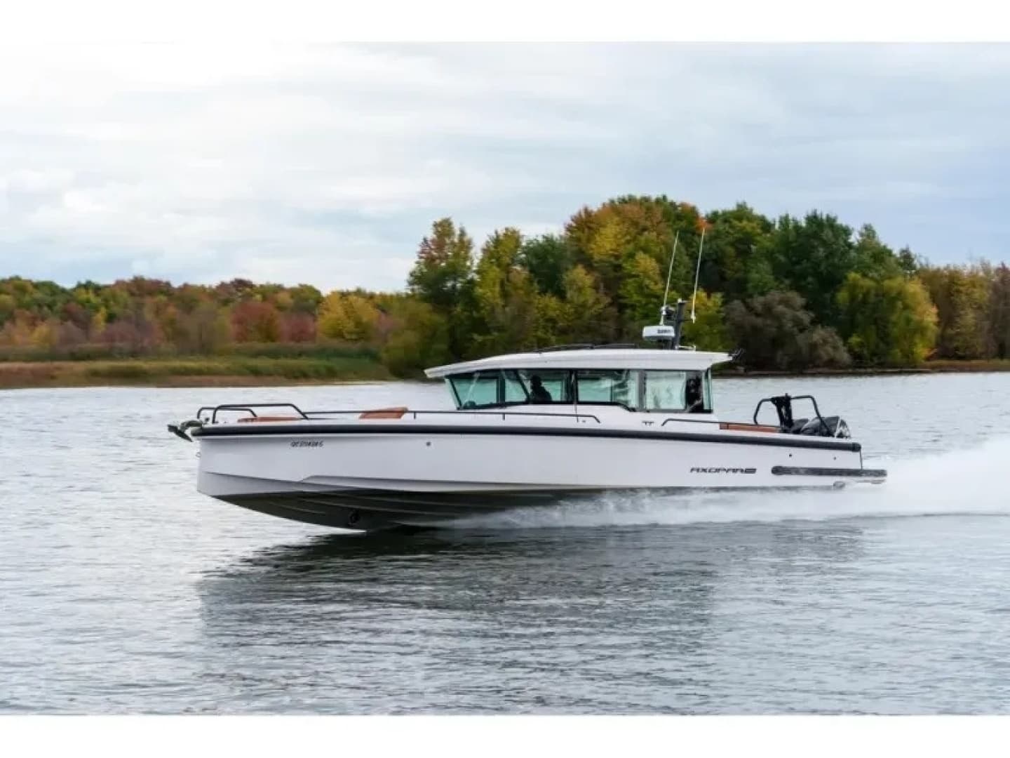 2022 Axopar 37 XC CROSS CABIN - Image 5