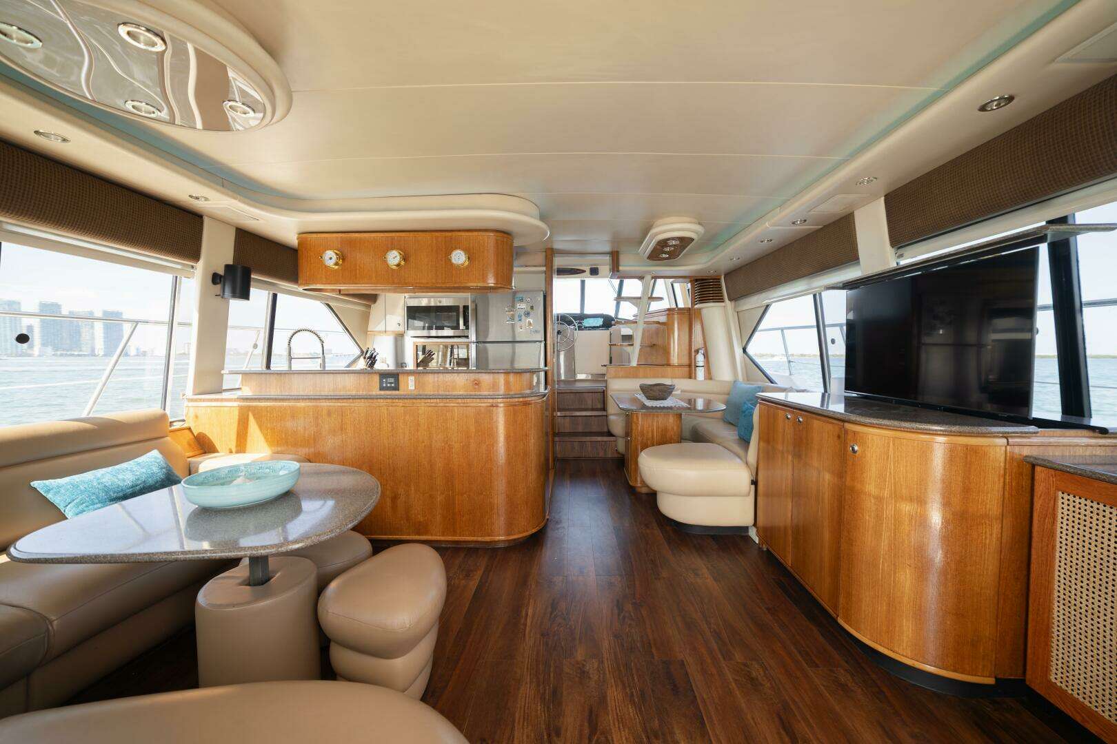 1999 Bayliner 5788 - Image 14