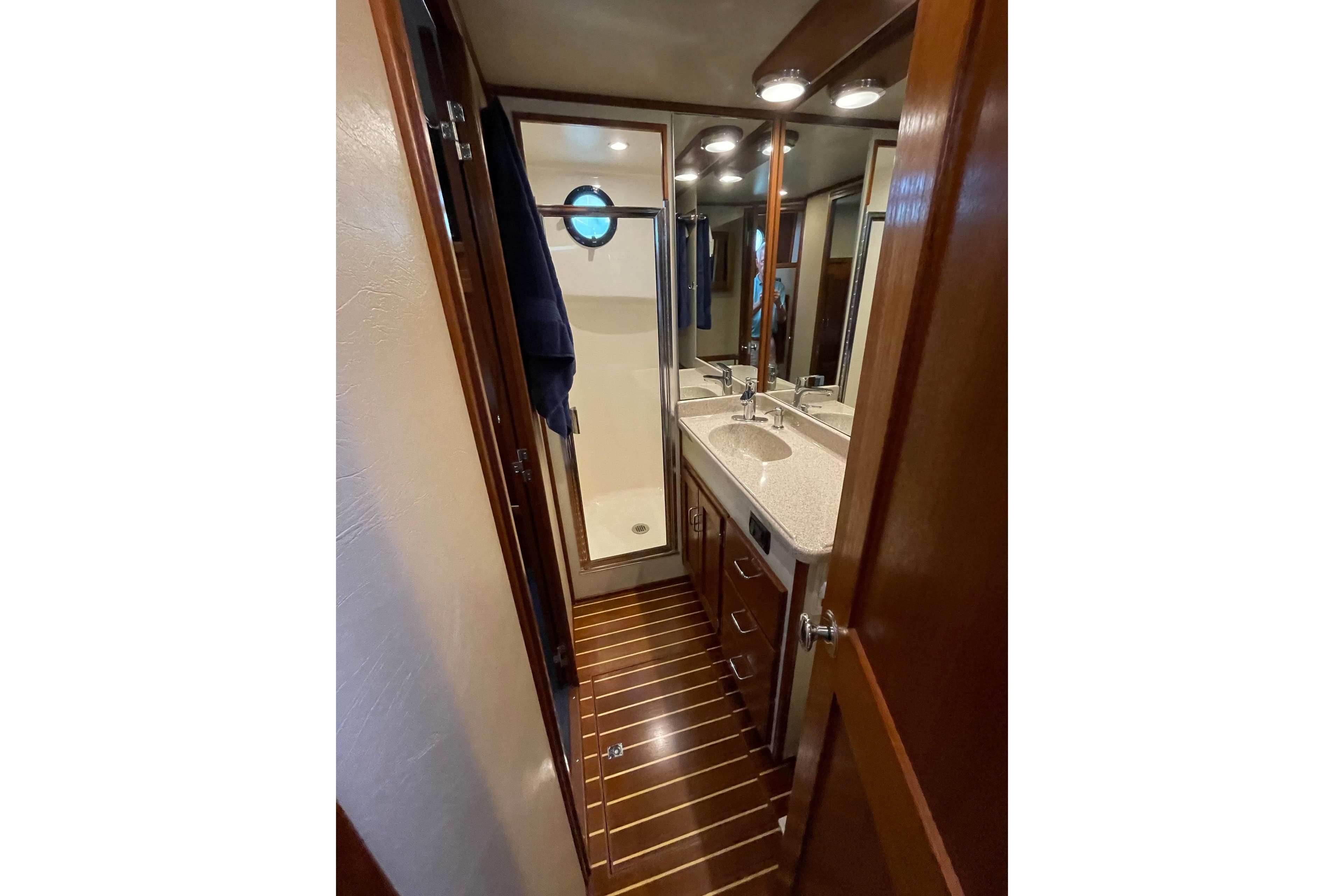 Stall shower