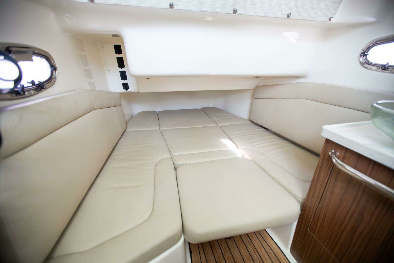 2023 Boston Whaler 380 Outrage - Image 14
