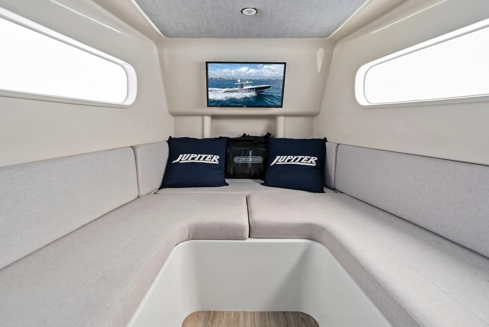 2020 Jupiter 43 SF - Image 6